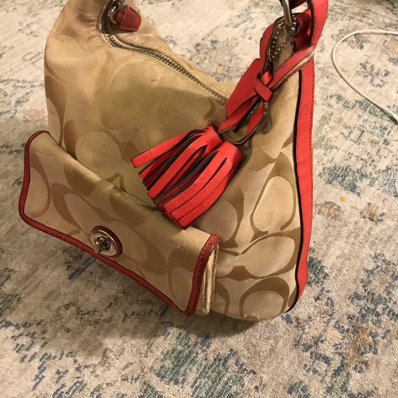 Coach - Picture 6 of 8